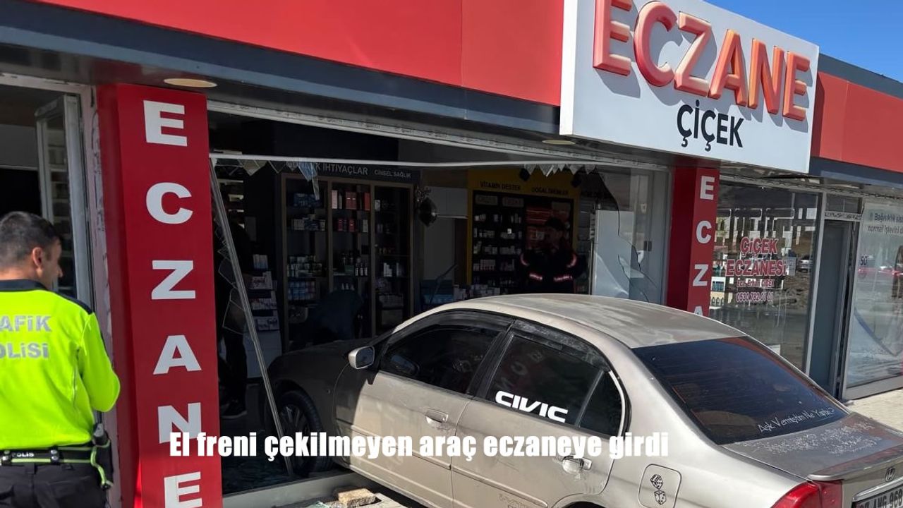 El freni çekilmeyen araç eczaneye girdi