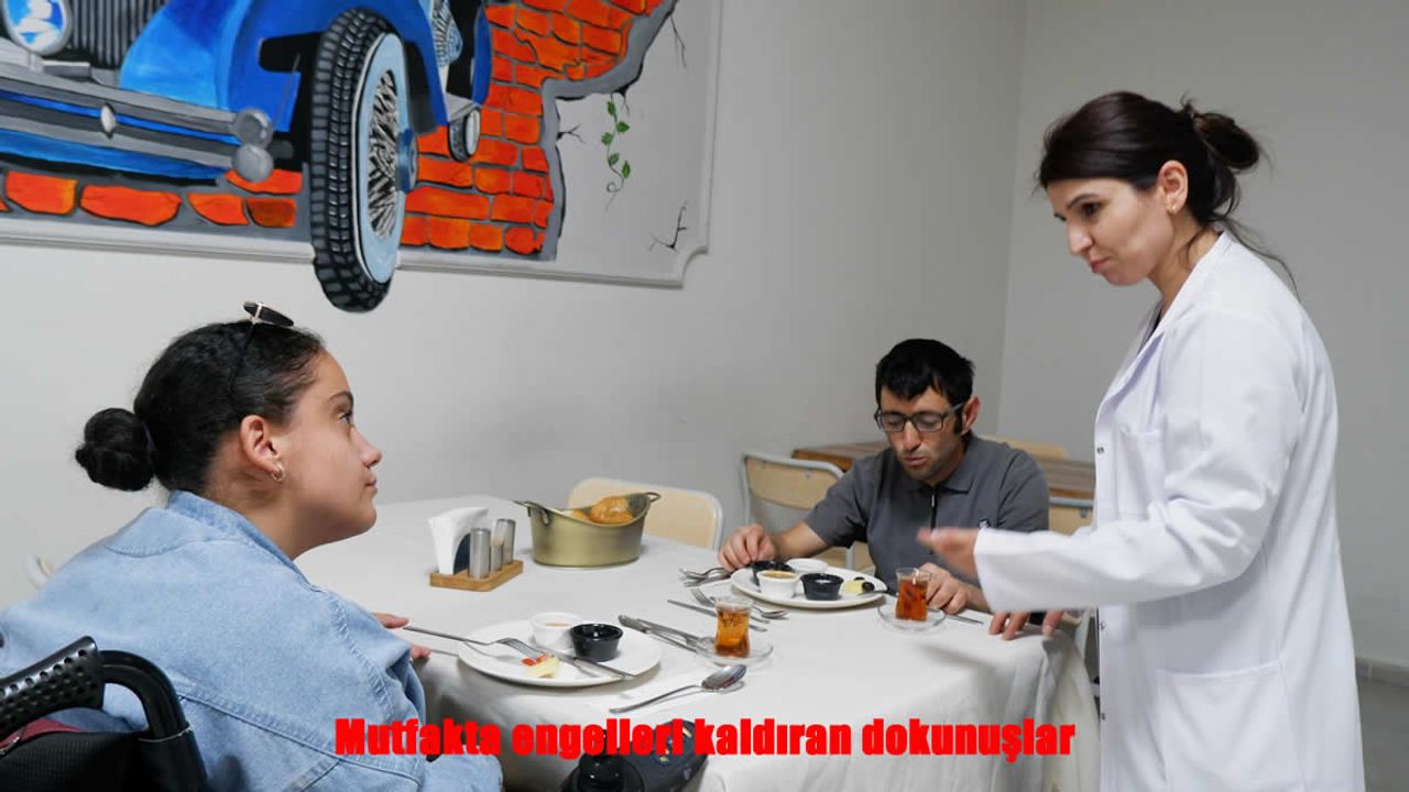 Engelleri Aşan Dokunuşlar: Kursiyerler Kendi Yemeklerini Hazırlıyor