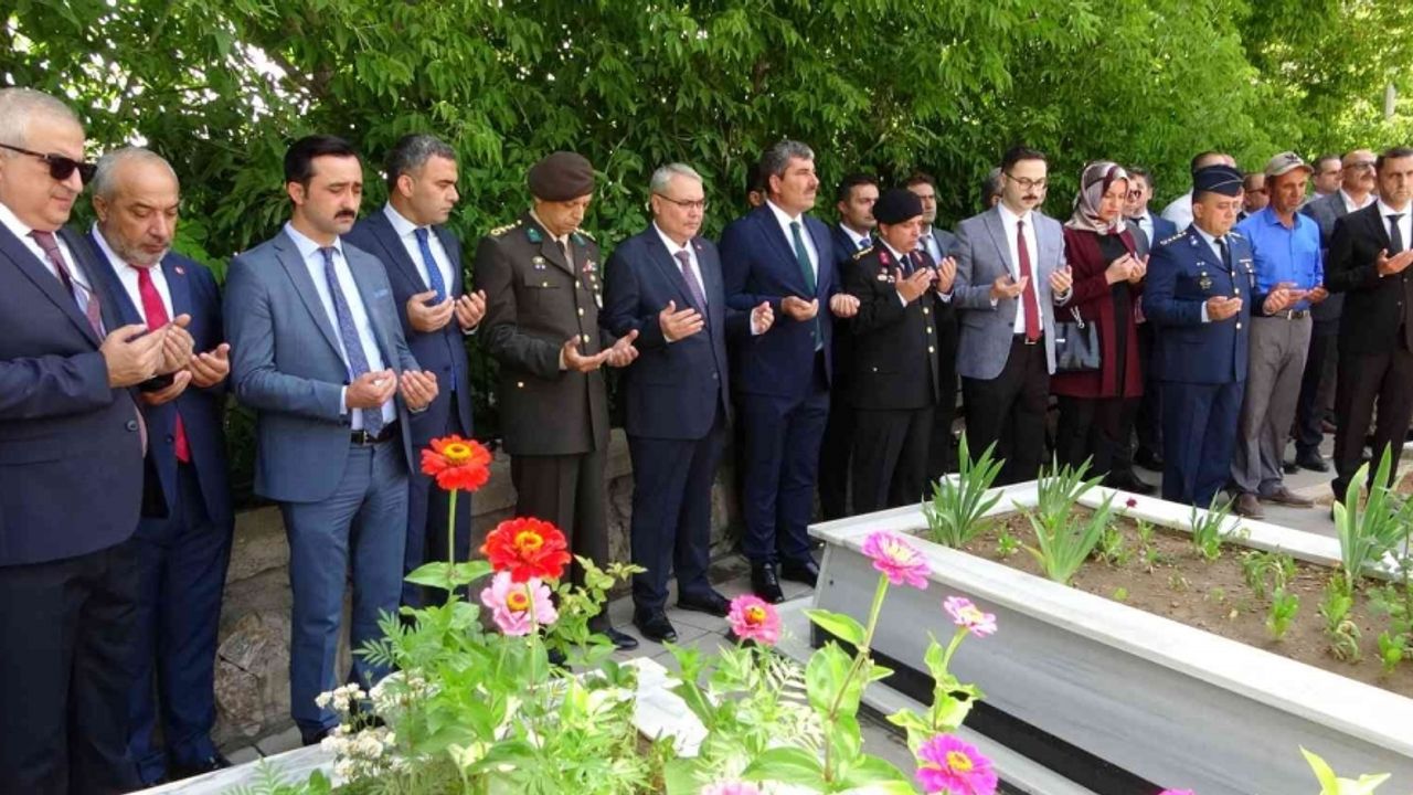 Vali Gündüzöz: "Üniforma giymiş hainlere millet olarak cezasını verdik"