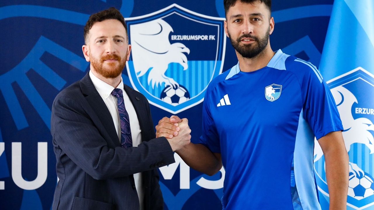 Erzurumspor FK, Mustafa Akbaş ve Sefa Akgün'le sözleşme yeniledi