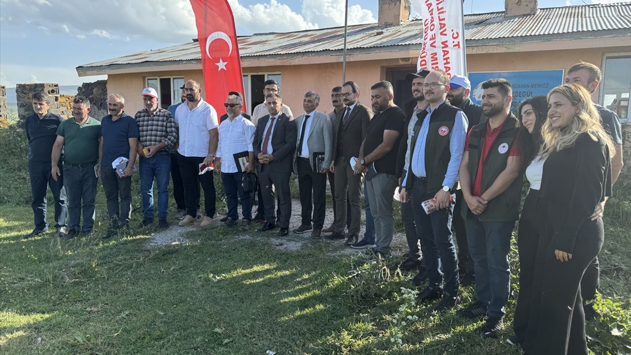 Ardahan'da Verimli Sürüler, Buzağı Dolu İşletmeler Projesi hayata geçirildi