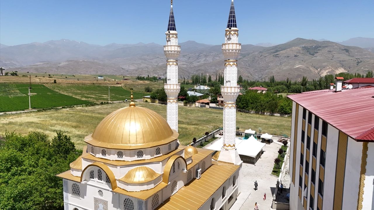 Erzurum Valisi Mustafa Çiftçi, Pazaryolu ilçesinde cami açılışına katıldı