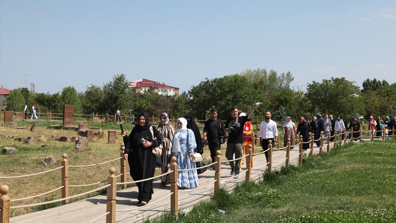 Bitlis'te İlimizi Tanıyalım Anneler projesi