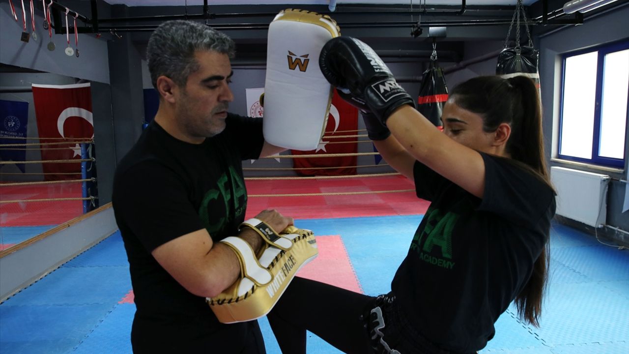 Milli kick boksçu 3 kız kardeş, yeni başarılar için ter dökecek
