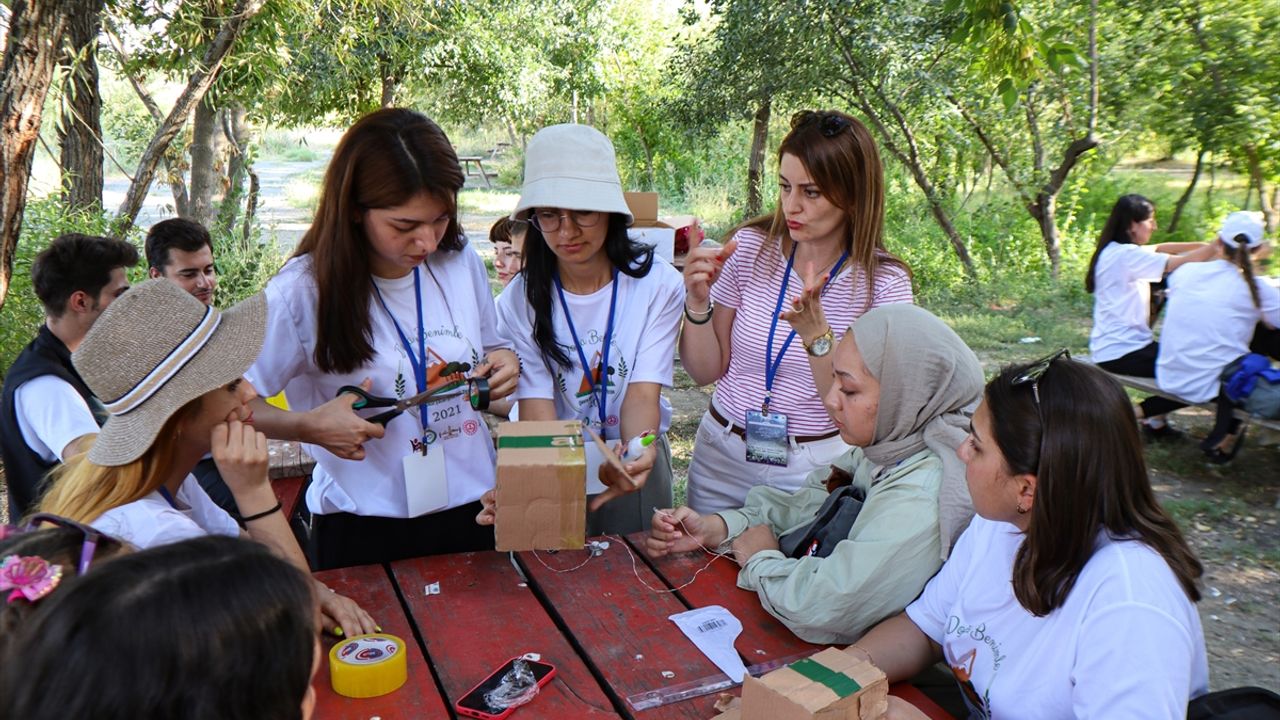 Üniversite öğrencilerine Iğdır ve Ağrı'nın doğal güzellikleri gezi ile öğretildi