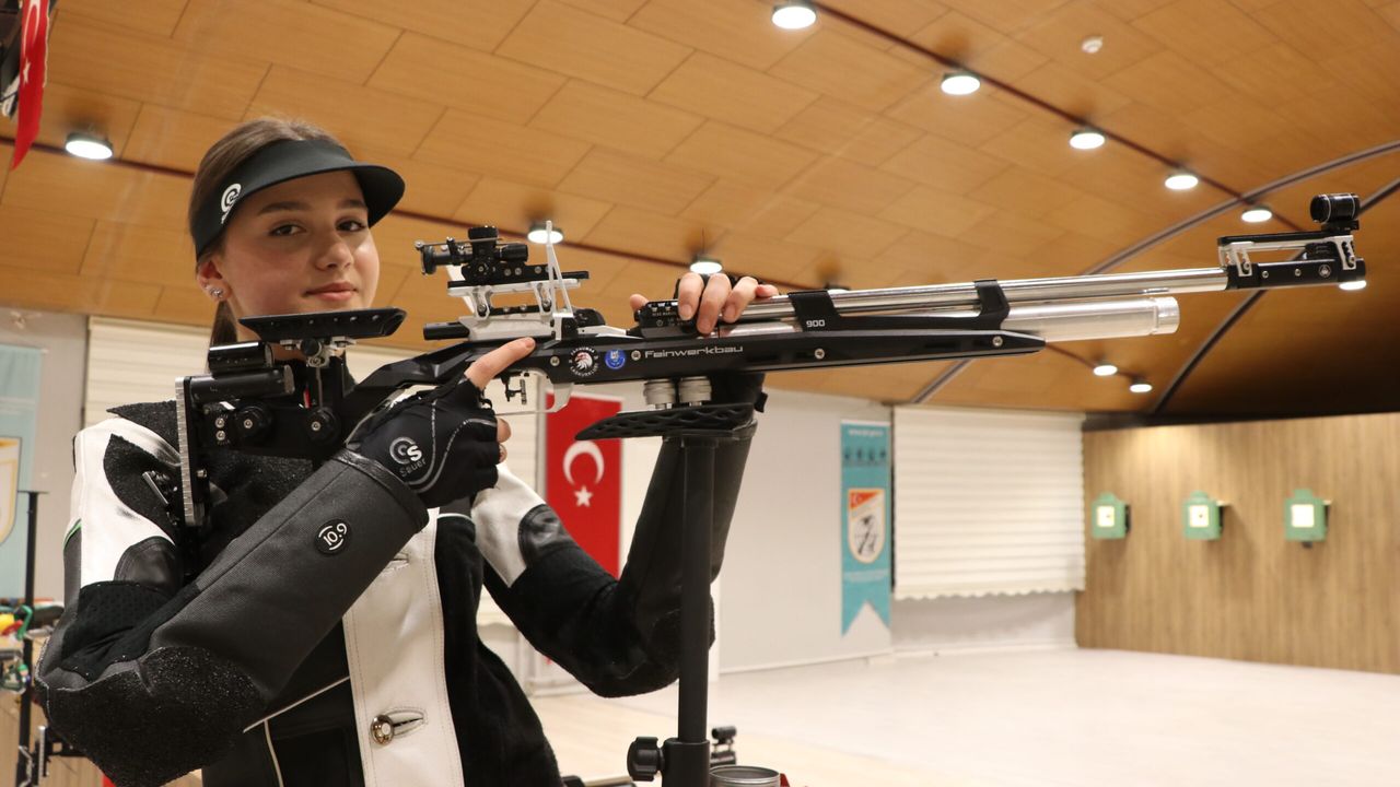Atıcılıkta Avrupa üçüncüsü Rana'nın hedefi Mısır'da Türkiye'yi temsil etmek