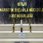 Şampuan şişelerinde 3 kilo sıvı metamfetamin ele geçirildi