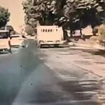 Makas atarken kayan otomobil kazaya davetiye çıkardı