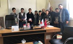 Diyarbakır’da lise öğrencileri biriktirdikleri parayı Filistin’e bağışladı