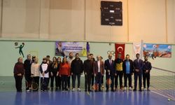 Oltu'da Tenis Turnuvası Coşkulu Bir Şekilde Gerçekleşti: Feyza Algül Birinci Oldu