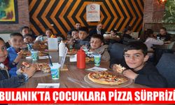 Bulanık’ta köyde eğitim gören çocuklara pizza sürprizi