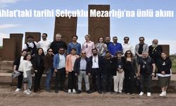 Ahlat’taki Selçuklu Mezarlığı'na Ünlü Ziyareti: Bitlis Beş Minare Film Festivali'ne Katılan Sanatçılar Tarihi Bölgeyi Ge
