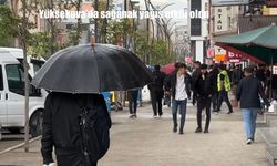 Yüksekova’da Aniden Bastıran Sağanak Yağış Vatandaşları Hazırlıksız Yakaladı