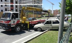 Malatya-Elazığ Karayolu'nda Kamyon Otomobile Çarptı: Araç Refüje Savruldu!