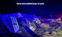 Van-Bitlis Karayolunda Yolcu Otobüsü Devrildi: 33 Kişi Yaralandı