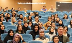 Erzincan Valisi Öğrencilerle Birebir Görüştü: “Gençlik Bizim Geleceğimizdir”
