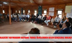 Malazgirt’te uluslararası gençlik buluşması: Kaymakam Bayram, farklı ülkelerden gelen gençlerle çevre için buluştu