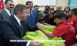 Vali Hamza Aydoğdu Öğrencilerle Bilek Güreşi Yaptı