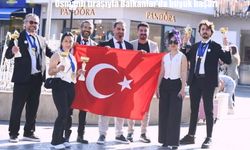 Osmanlı tıraşıyla Avrupa sahnesinde gurur: Türkiye Kuaför Milli Takımı’ndan Balkanlar’da ikincilik