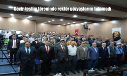 Iğdır üniversitesi'nde duygusal devir teslim: Rektör alma gözyaşlarına hakim olamadı