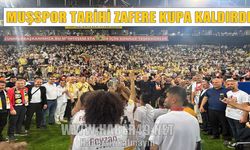 2. Lig’e yükselen Muşspor, Yeni Adana Stadyumu’nda tarihi bir zaferle kupa kaldırdı