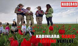 Muş’ta kadınlara doğayla iç içe KADES eğitimi