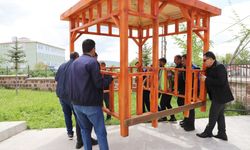 Camiye Belediye tarafından kamelya kondu