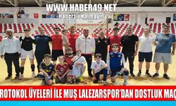 Muş Valisi Çakır, voleybol sahasında gençlerle buluştu