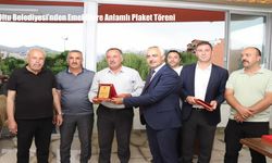 Oltu Belediyesi’nden Emeklilere Anlamlı Plaket Töreni