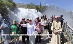 Erzurum’un Doğal Güzelliği Tortum Şelalesi Coştu, Binlerce Ziyaretçiyi Ağırladı