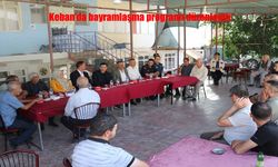 Protokol ve halk bayramlaşma programında buluştu