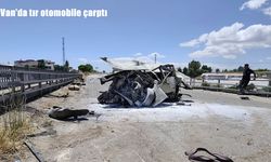 Van’da tır otomobile çarptı; 4 yaralı