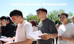 Elazığ’da YKS Heyecanı Başladı: Öğrenciler Ter Dökerken Veliler Nefeslerini Tuttu