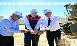 Yeşilyurt Belediyesi'nden Çiftçilere Ücretsiz Arpa Desteği: Başkan Geçit "Çiftçimizin Yanındayız, Üretimin Destekçisiyiz