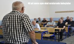 Bitlis Lisesi mezunları 40 yıl sonra aynı sıralarda buluştu