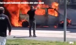 Van’da park halindeki minibüs elektrik arızası nedeniyle küle döndü