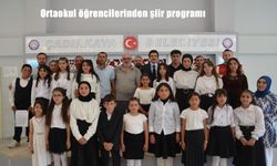 Erzincan’da ortaokul öğrencilerinden şiir programı