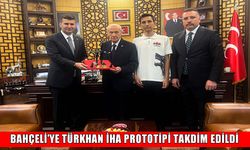 Ülkü Ocakları Bahçeli'ye “TÜRKHAN” İHA takdim etti