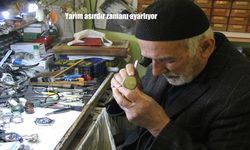 Erzincan’da Zamanı Yarım Asırdır Ayarlayan Saat Ustası: Sebahattin Tanoğlu’nun Ömürlük Mesaisi