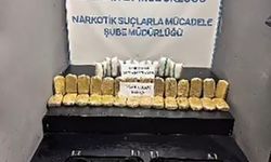 Hakkari'de Kargoyla Uyuşturucu Sevkiyatı Engellendi: Bavuldan 17 Kilo 780 Gram Uyuşturucu Çıktı