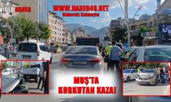 Muş İstasyon Caddesi’nde trafik kazası: Otomobil hurdaya döndü