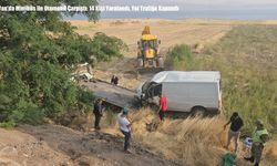 Van’da Minibüs ile Otomobil Çarpıştı: 14 Kişi Yaralandı, Yol Trafiğe Kapandı
