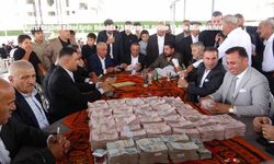 Van’da Aşiret Düğünü Rekor Kırdı: Damada 7,5 Milyon TL, Geline 1,5 Kilo Altın Takıldı!
