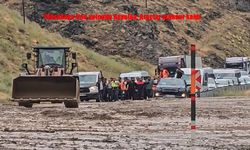 Yüksekova-Van Yolunda Heyelan Paniği: Araçlar Saatlerce Yolda Mahsur Kaldı!