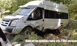 Hakkari'de minibüs takla attı: 7 kişi yaralandı
