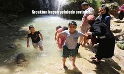 Erzincan’da Sıcaktan Kaçanlar Girlevik Şelalesi’nde Serinliğe Sığınıyor