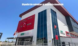 Diyadin’de Caddeler ve Meydanlar Ay Yıldızla Kırmızıya Büründü!