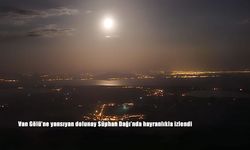 Van Gölü’ne yansıyan dolunay Süphan Dağı’nda hayranlıkla izlendi