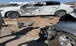 Bingöl Karlıova’da iki otomobil çarpıştı: 2 yaralı