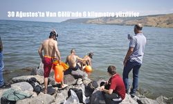 Tatvan’da 30 Ağustos Zafer Bayramı’nda Van Gölü’ne 6 Kilometrelik Kulaç